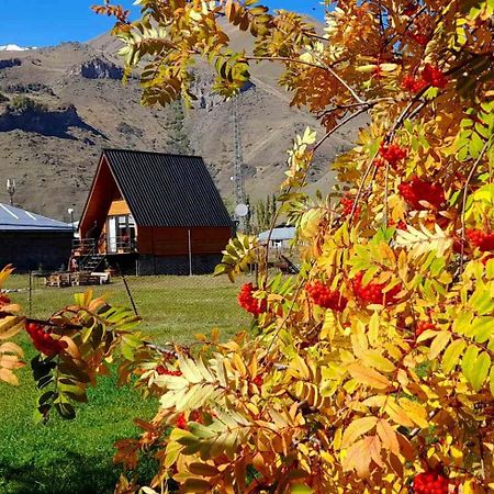 Thomas' Hut Apartment Kazbegi Luaran gambar