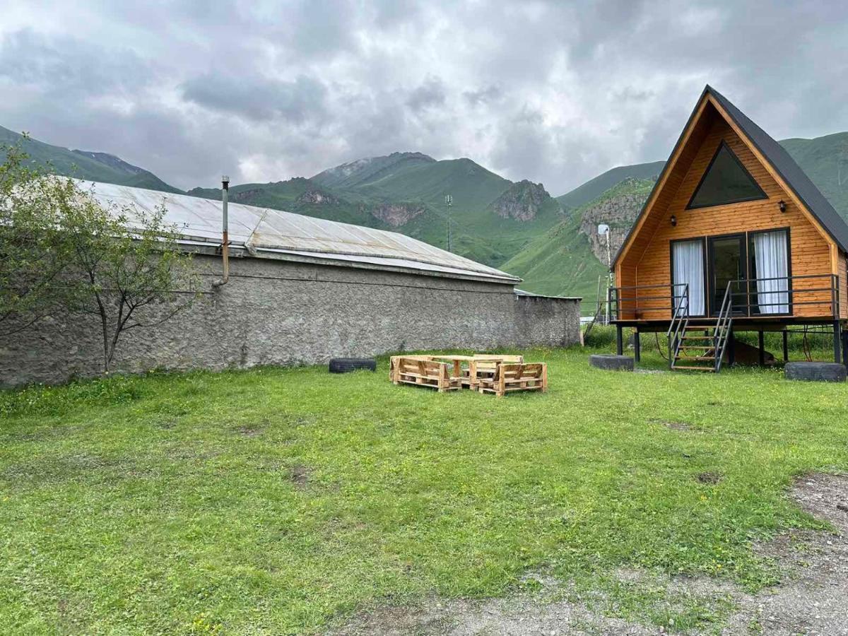Thomas' Hut Apartment Kazbegi Luaran gambar