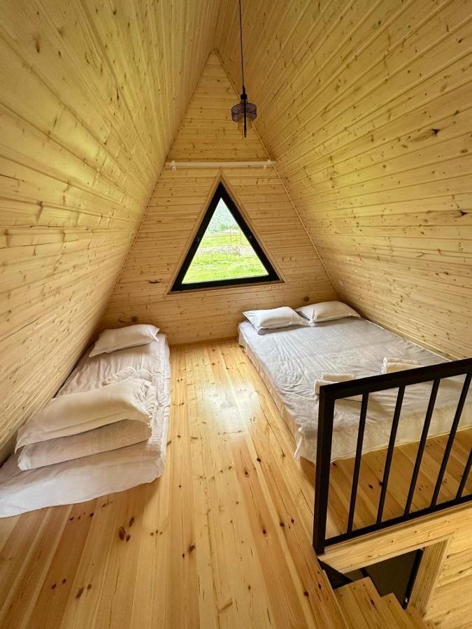 Thomas' Hut Apartment Kazbegi Luaran gambar